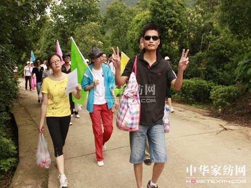 �Pʢ���](m��i)�������Ă�(g��)�� ֻ�������ĈF�