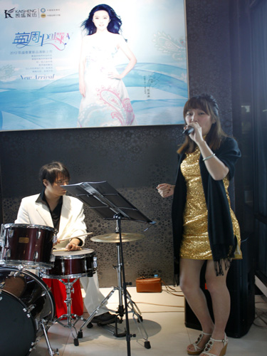 �Pʢ���{�{paisley��׌��(m��ng)���v�w