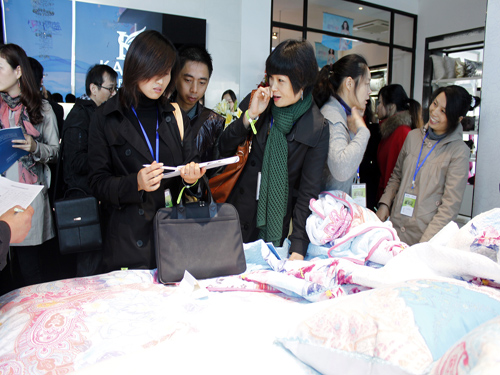 �Pʢ���{�{paisley��׌��(m��ng)���v�w