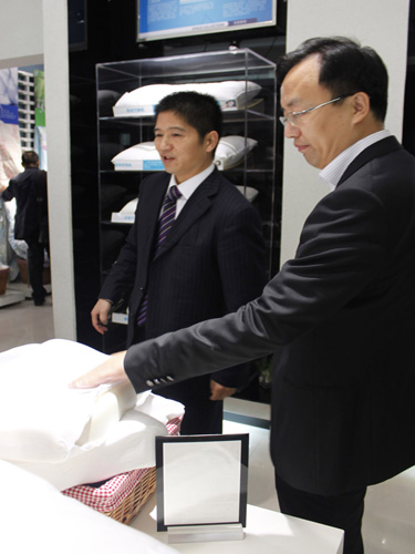 �Pʢ���{�{paisley��׌��(m��ng)���v�w