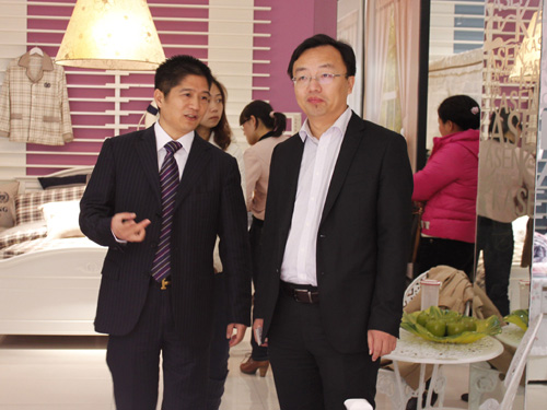 �Pʢ���{�{paisley��׌��(m��ng)���v�w