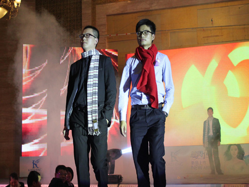 �Pʢ���{�{paisley��׌��(m��ng)���v�w