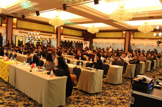 �Ӊ�(m��ng)�R2012������Ʒ�l(f��)����(hu�� )¡���_(k��i)Ļ