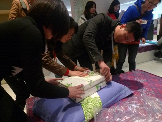 ���R��2012������Ʒ������Ӗ��(hu�� )��m�e��