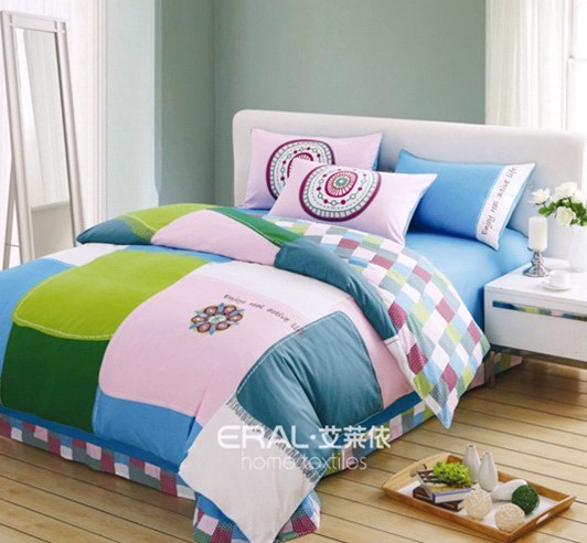 ���R������һС�L(ch��ng)�� С���¼Ҽ��ܚgӭ