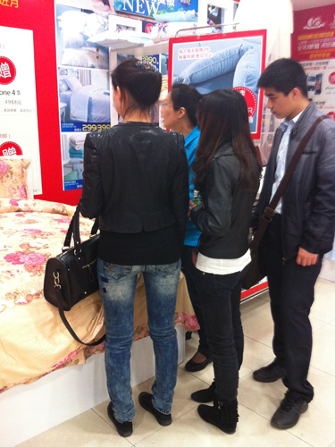 �Pʢ��Ʒ��Ńr(ji��)�M(m��n)�~����iphone4S��