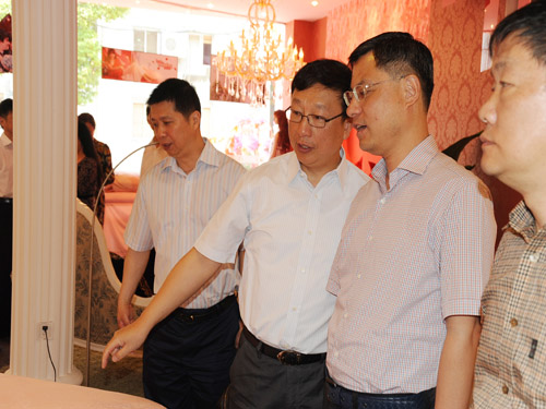 ���Ҽ���c�����^���(h��)���鼆�zӰ����