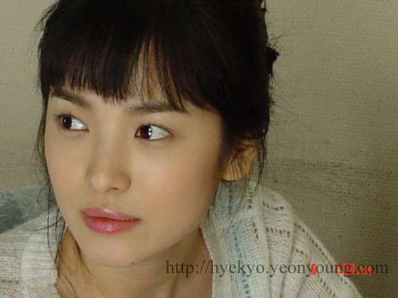 �λۆ���Ӣ��(��i)һ���n���ͱ��t��Ů��