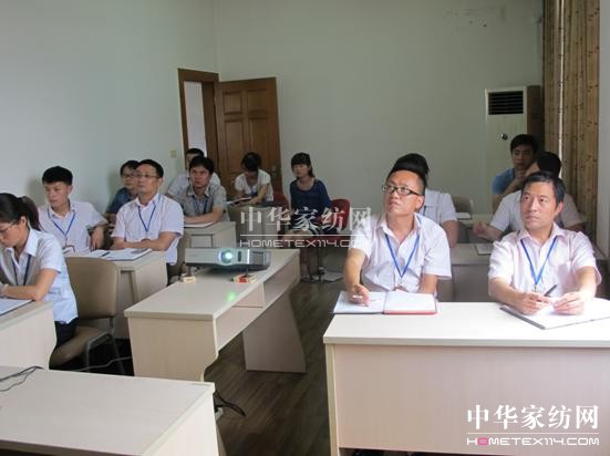 ���Z�żҼ���2013���n�����A(y��ng)��܇(ch��)�󪄡����(d��ng)