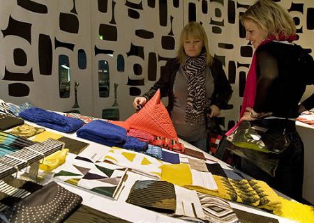 ���m�˸��Ҽ�չ1��8�Ռ��_(k��i)Ļ