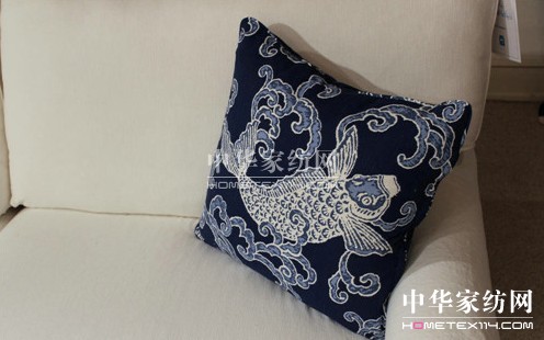 2015���Ĵ�Ʒ����:�Ї��L(f��ng)�͵��{ɫ