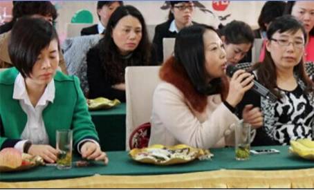 ˍuҼ2015Ʒbp(hu )߽(jng)N(xio)Մ(hu )AM(mn)Y