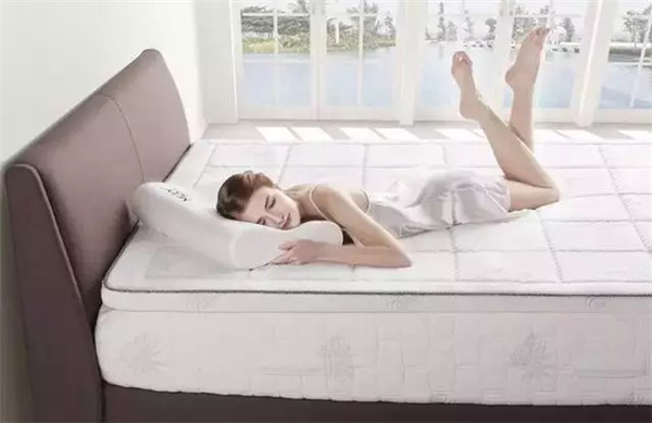 Mlily��(m��ng)�ٺϵ����ҕ������ȫ���㉺˯��