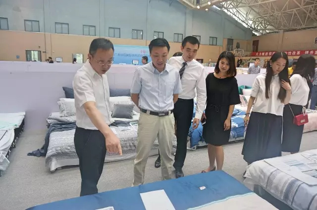 Ҹζϯͨ300Ҽa(chn)ƷŮ