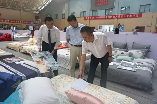 Ҹζϯͨ300Ҽa(chn)ƷŮ