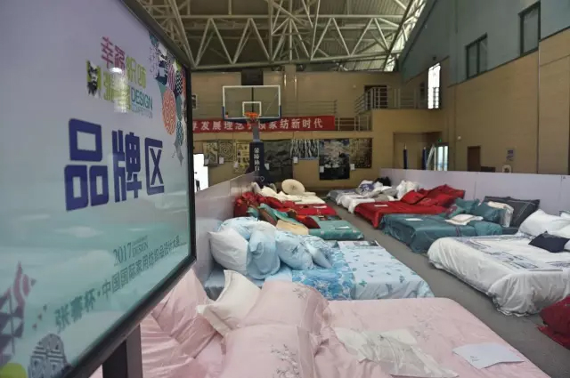 Ҹζϯͨ300Ҽa(chn)ƷŮ