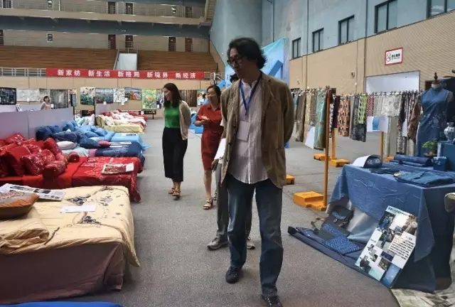 Ҹζϯͨ300Ҽa(chn)ƷŮ